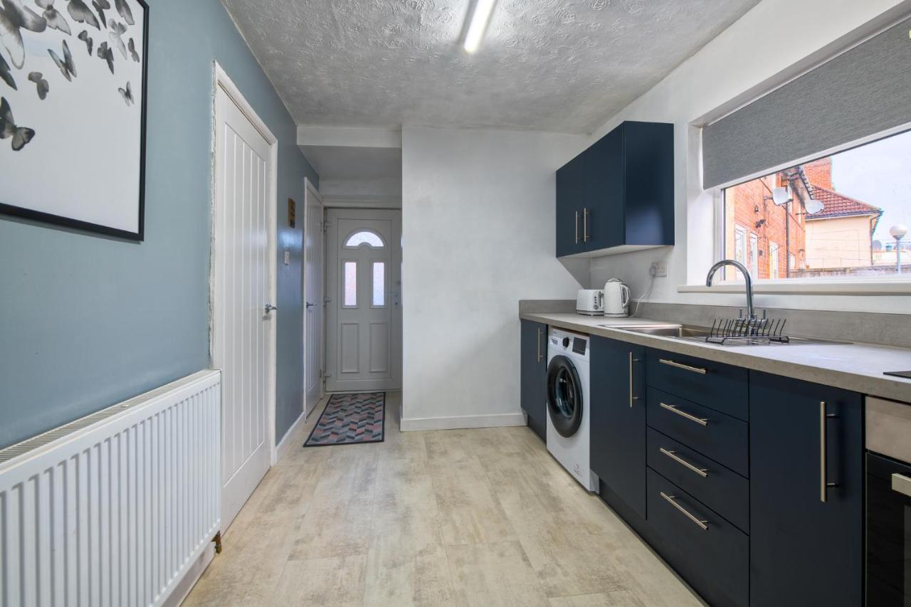 לידס Rookwood House - Spacious Home With Free Parking - Short Stay Leeds מראה חיצוני תמונה