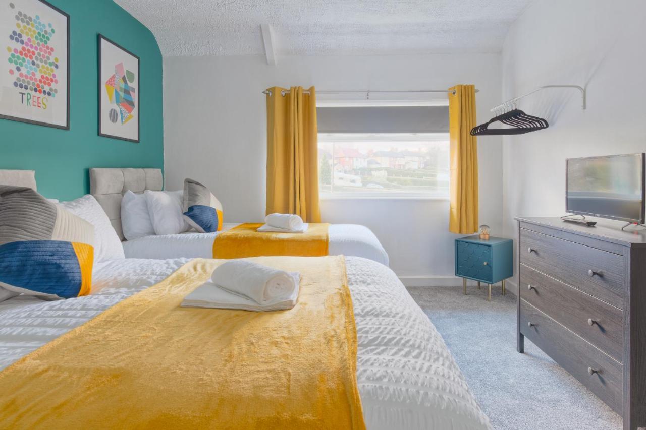 לידס Rookwood House - Spacious Home With Free Parking - Short Stay Leeds מראה חיצוני תמונה