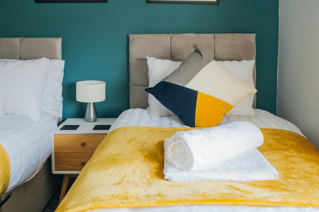 לידס Rookwood House - Spacious Home With Free Parking - Short Stay Leeds מראה חיצוני תמונה